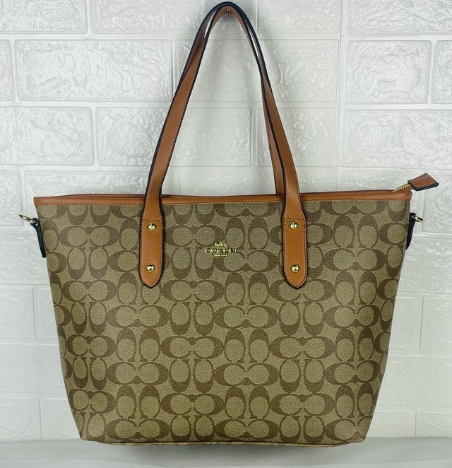 C0ACH Handbags 135